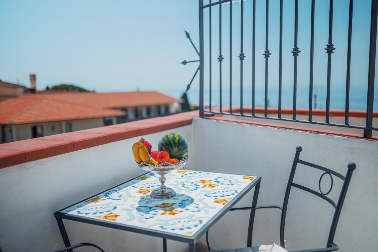 Apartamento Ottaviano - Elegante Attico Vista Mare *